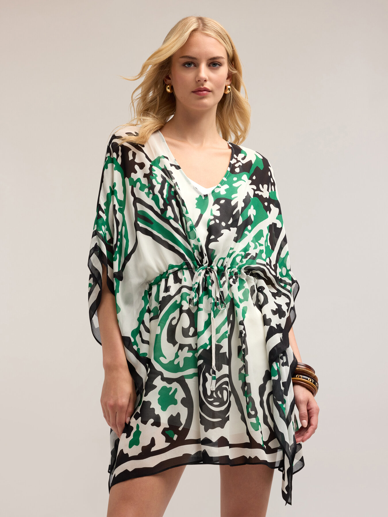 Poncho in georgette fantasia paisley image number 3