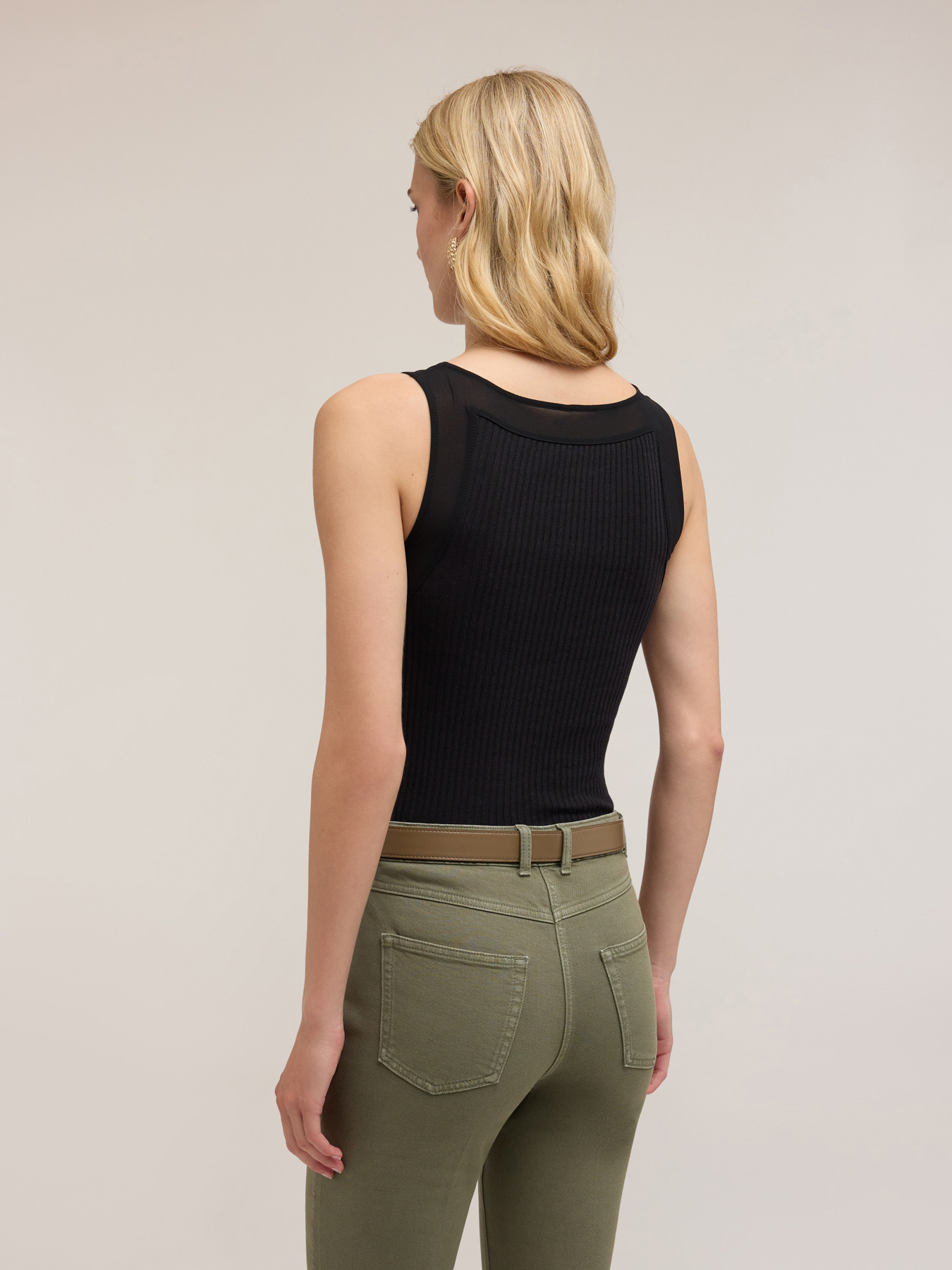 Top con bordes de georgette image number 1