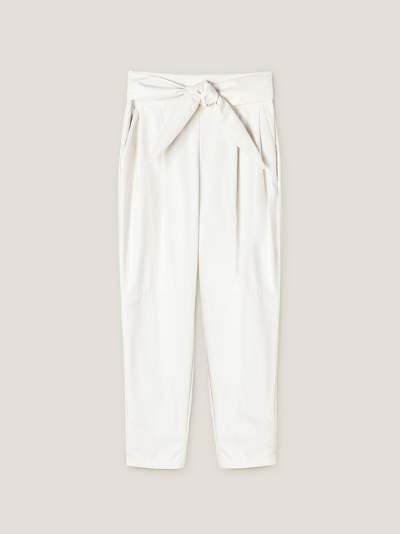 Pantaloni carrot in tessuto spalmato