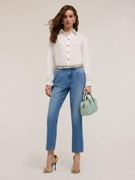 Regular jeans with ironed crease