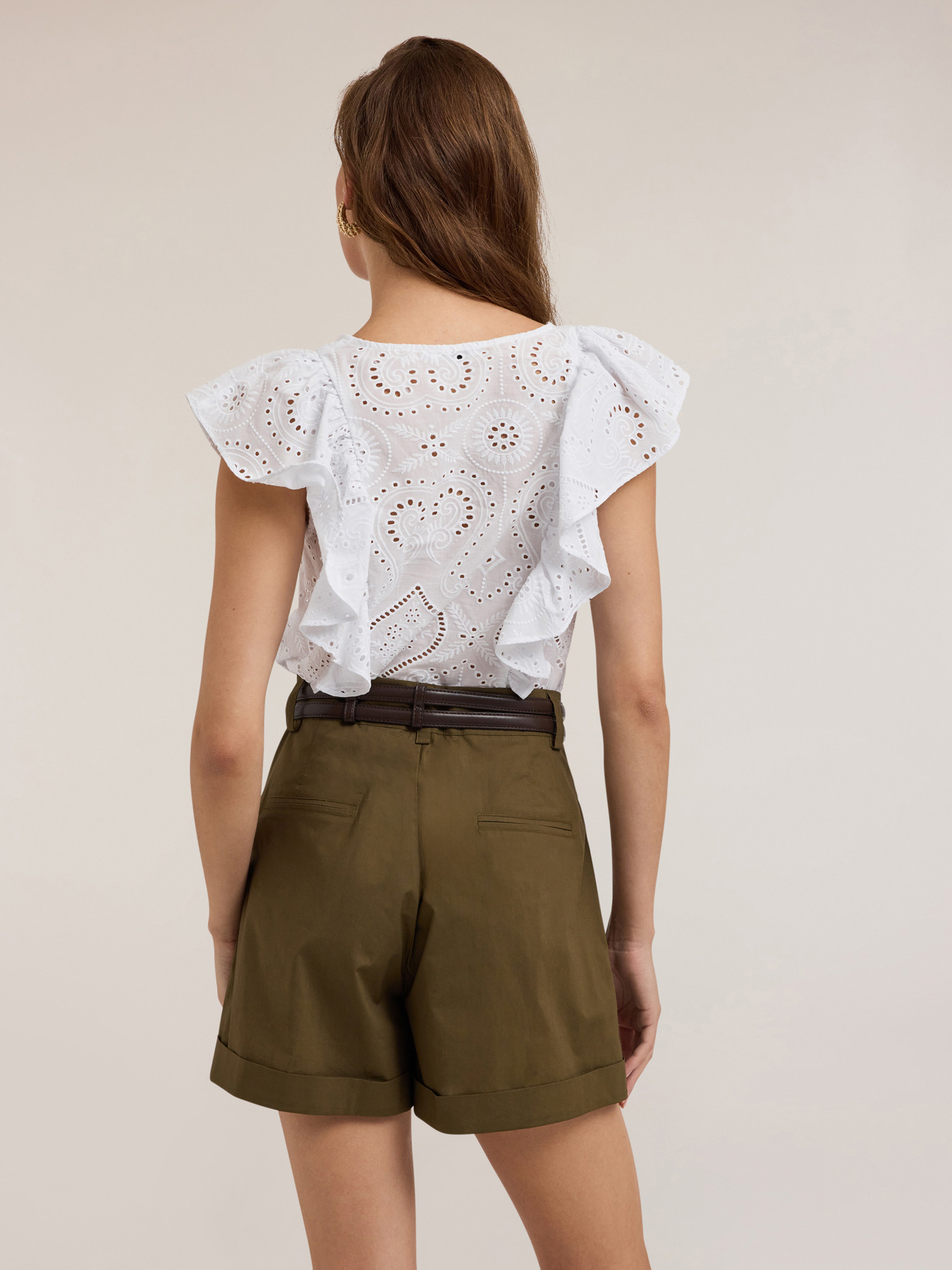 Blusa in sangallo con volant image number 1