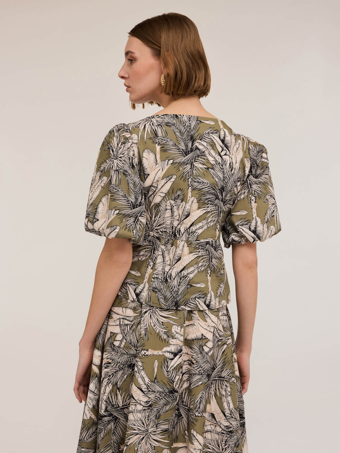 Top p&eacute;plum &agrave; manches courtes motif jungle image number 1