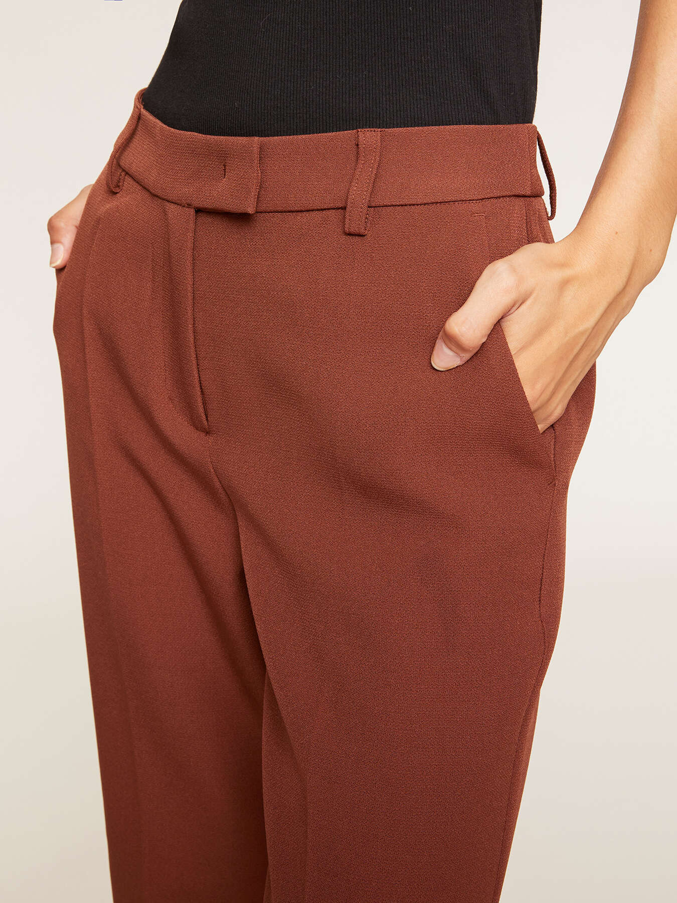 Cropped trousers with turn-up image number 2