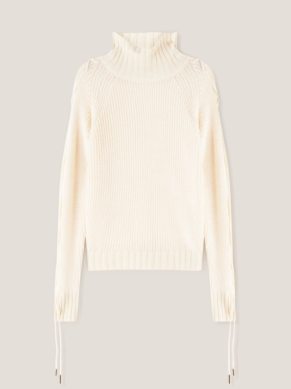 Rollkragenpullover mit Flechtwerk auf den &Auml;rmeln