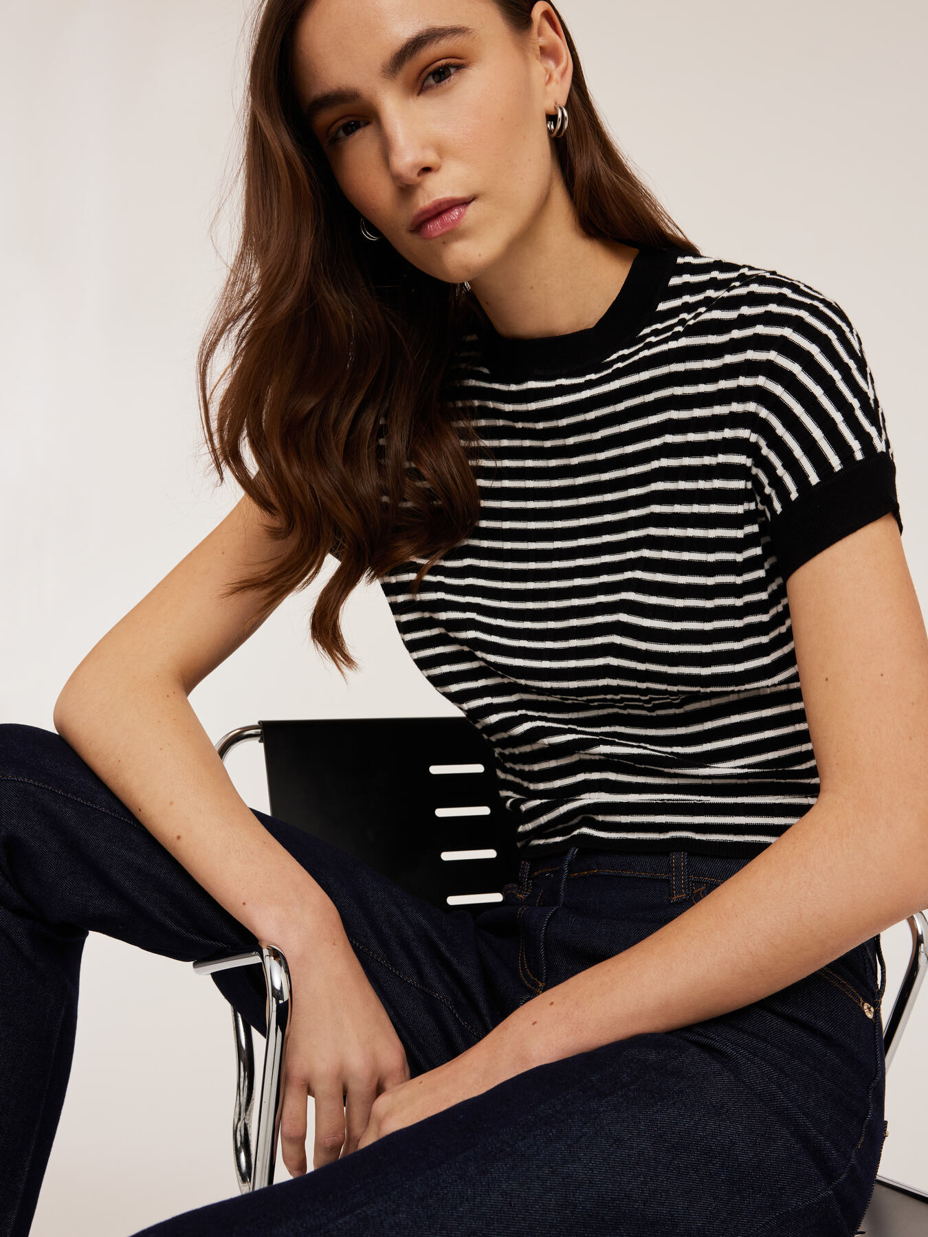 Maglia a coste tridimensionali maniche corte image number 0