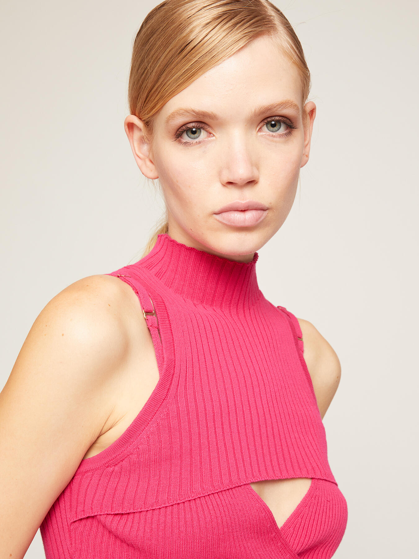 Top en maille avec un empi&egrave;cement image number 2