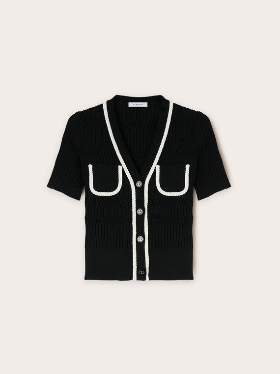 Maglia a coste con bordi a treccia