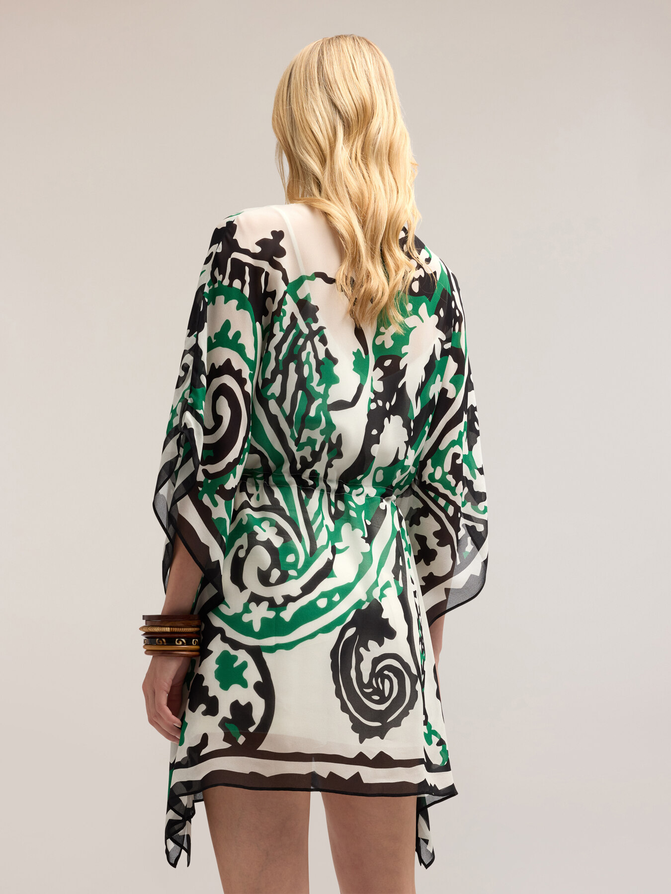 Poncho in georgette fantasia paisley image number 1