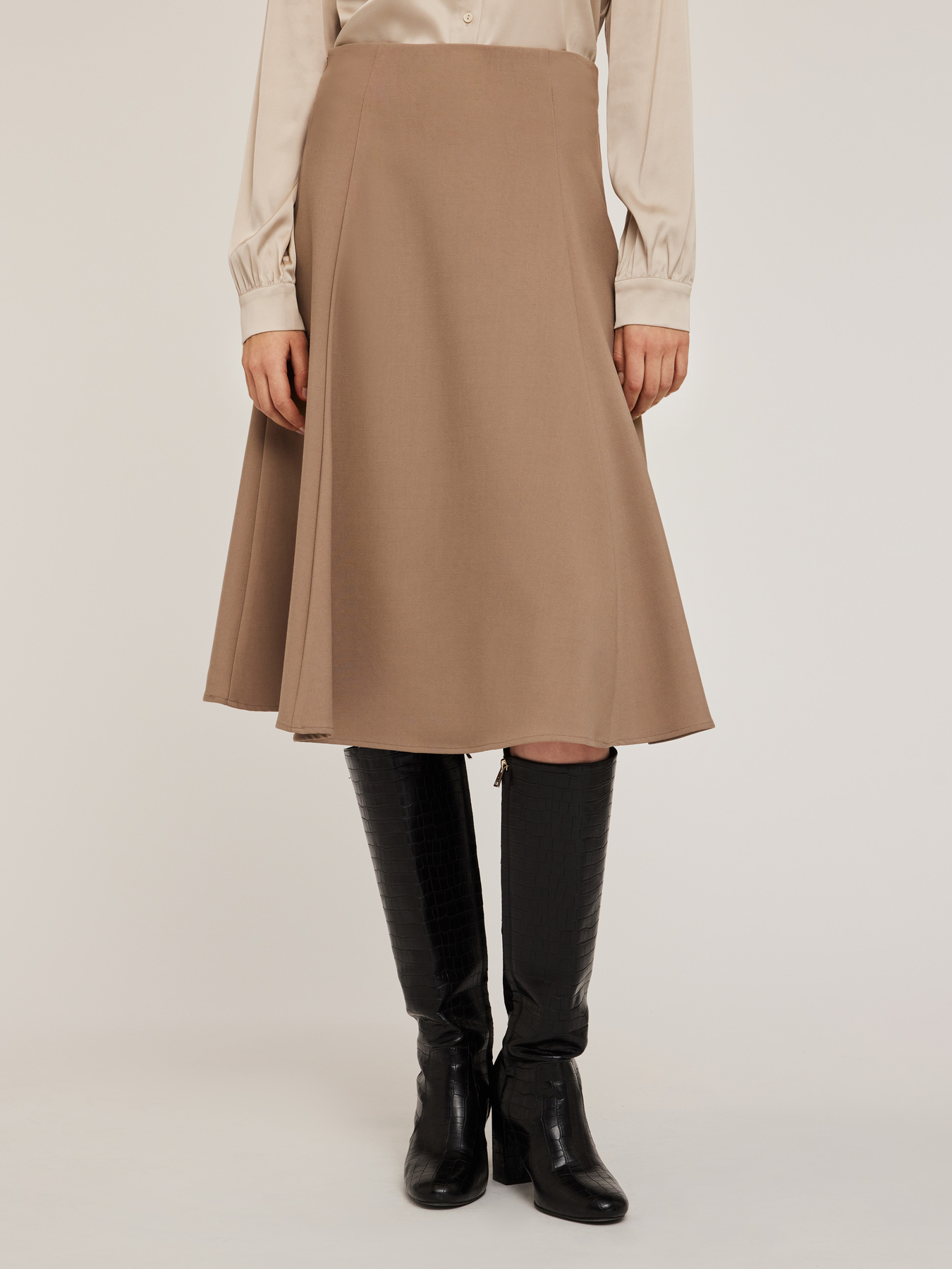 Gonna a mezza ruota image number 2