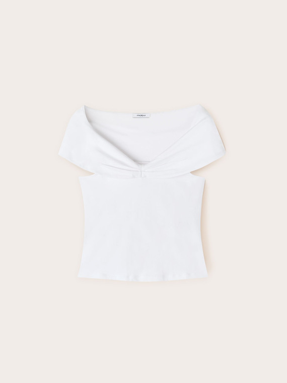 T-shirt off-shoulder