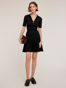 Robe avec col en maille c&ocirc;tel&eacute;e