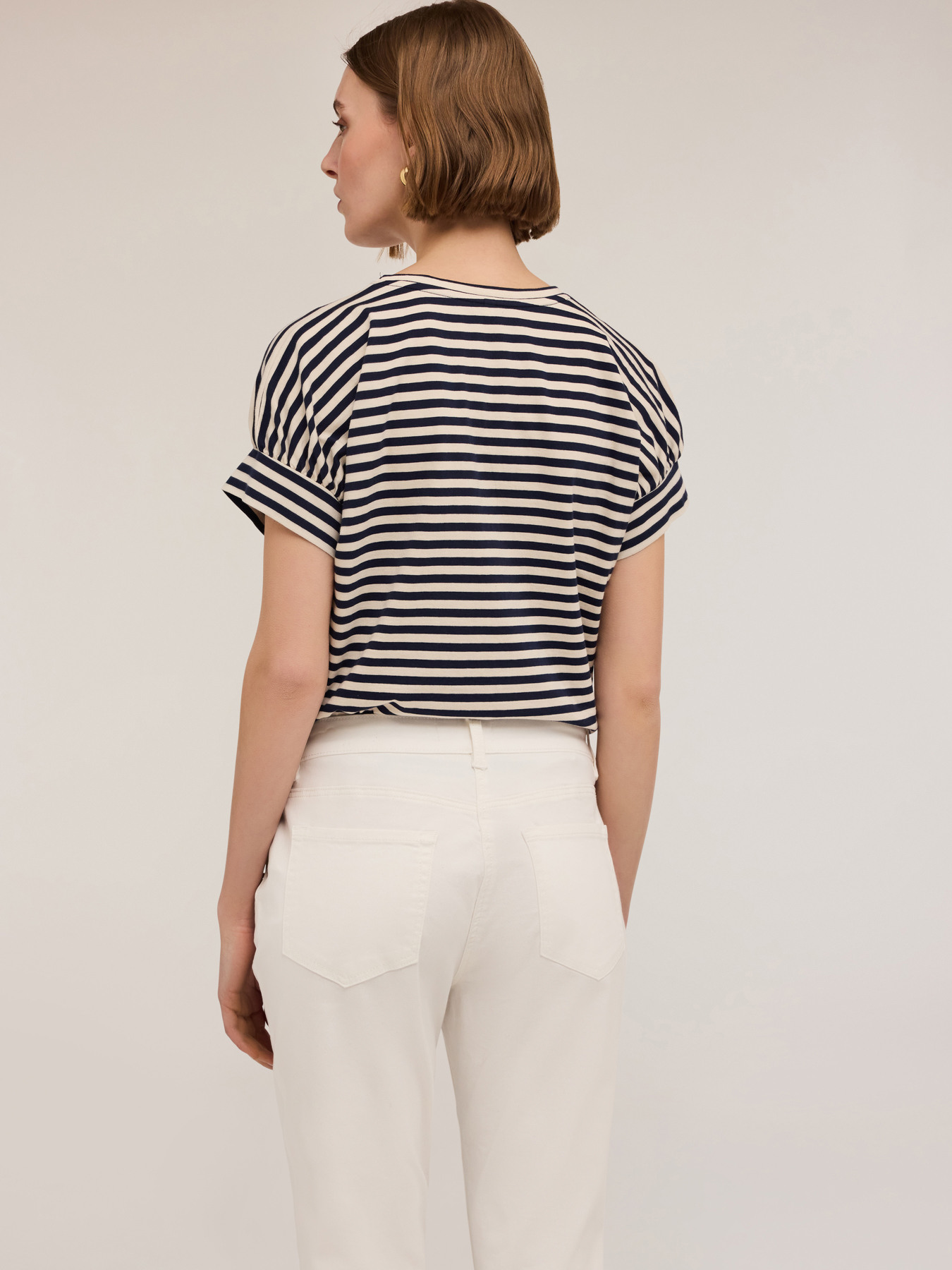 T-shirt a righe con strass e pietre image number 1