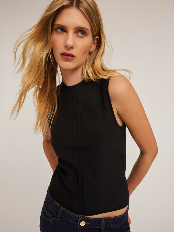 Top in maglia con motivo a coste