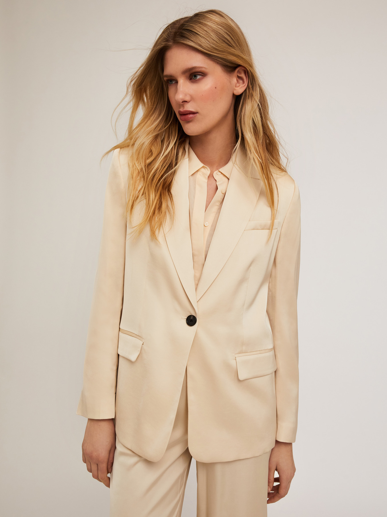 Satin single-breasted blazer image number 2