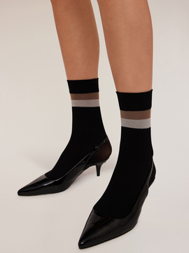 Sheer short stockings with striped border