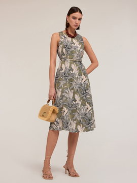 Robe &eacute;vas&eacute;e &agrave; motif jungle