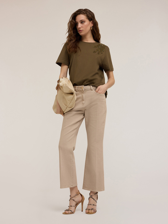 T-Shirt mit gesticktem Patch