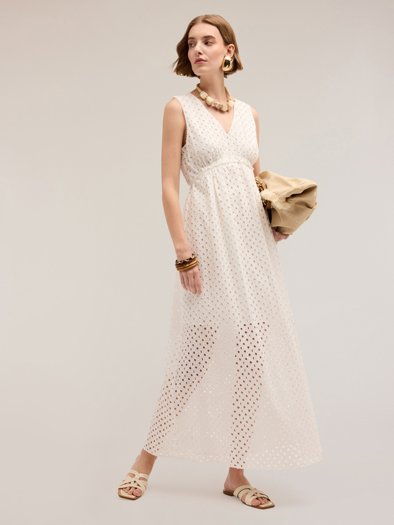 Vestito lungo in sangallo