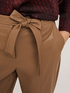 Pantaloni con cintura in tessuto spalmato image number 2