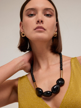 Choker with beads