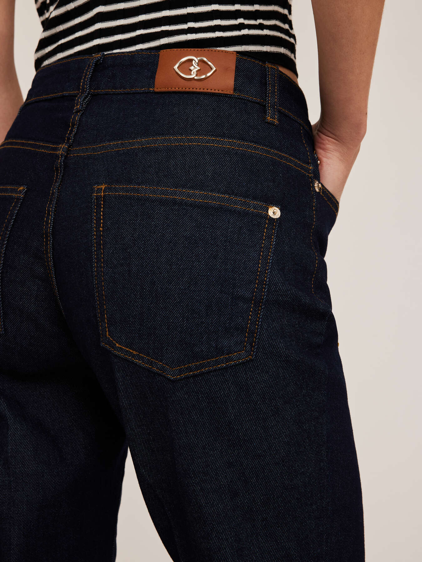 Arizona bootleg jeans image number 3