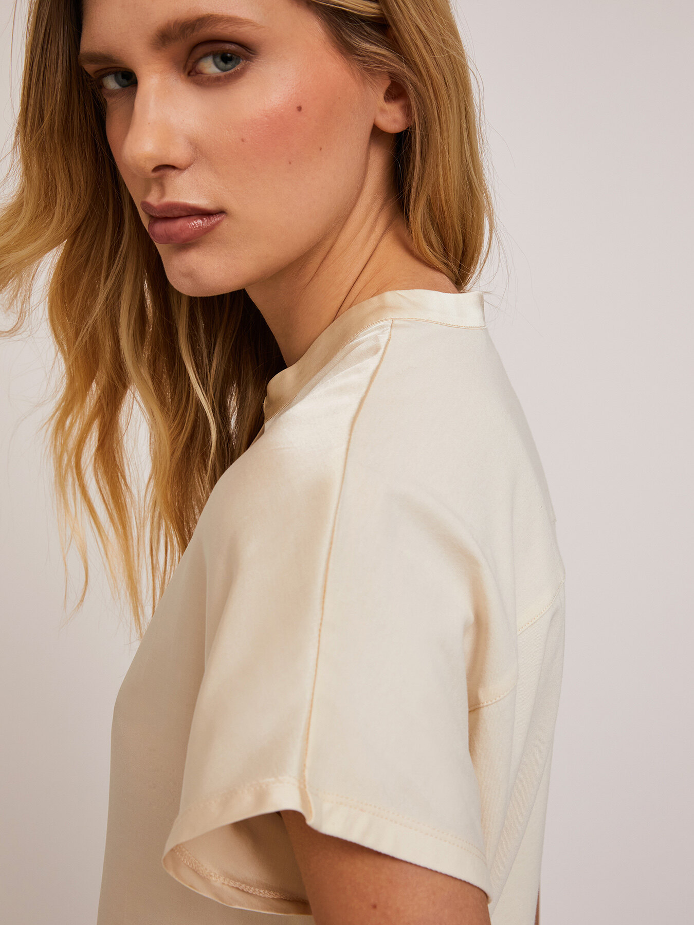 Blusa bimaterica con colletto alla coreana image number 3