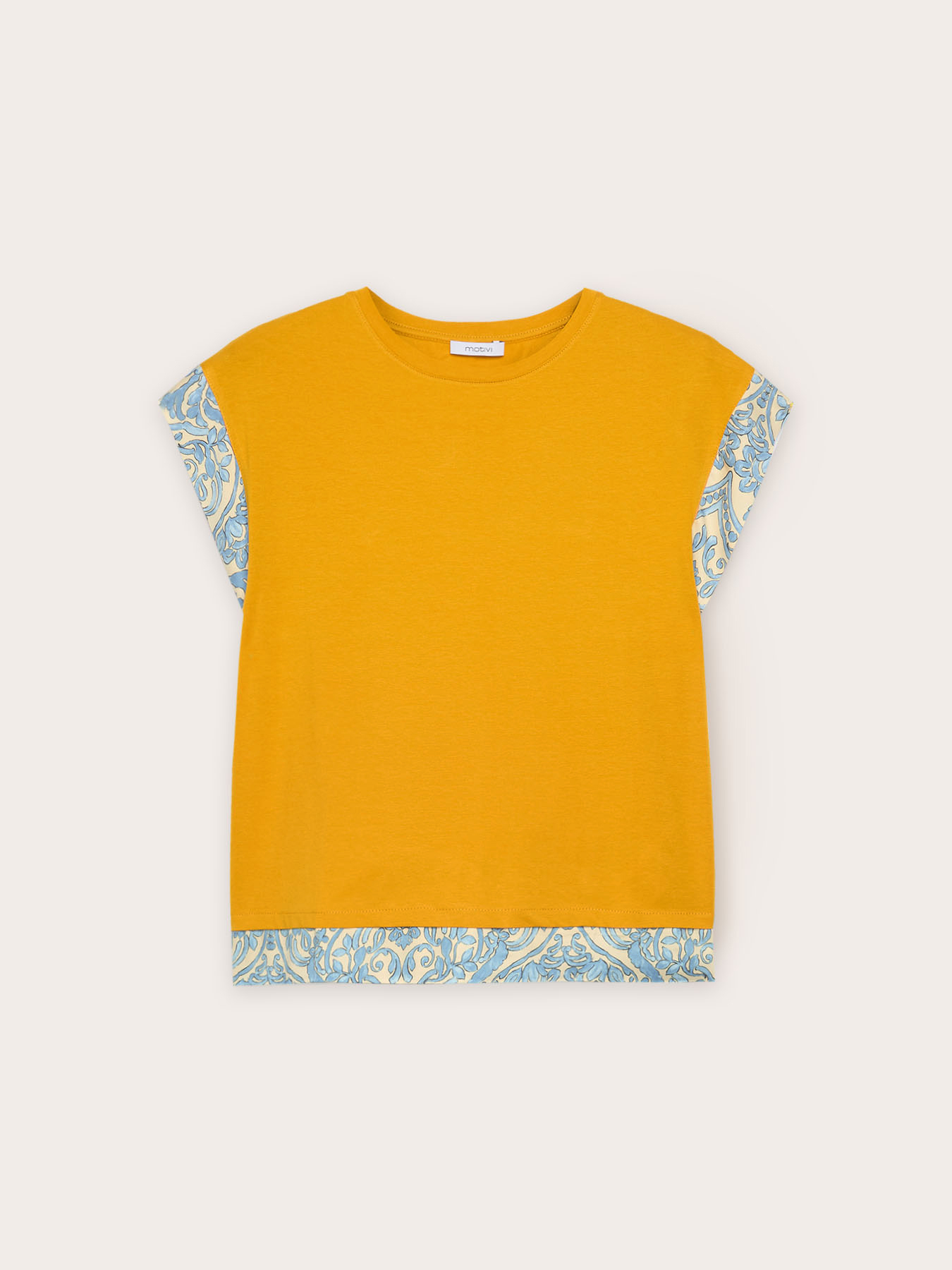 Camiseta con bordes estampados image number 4