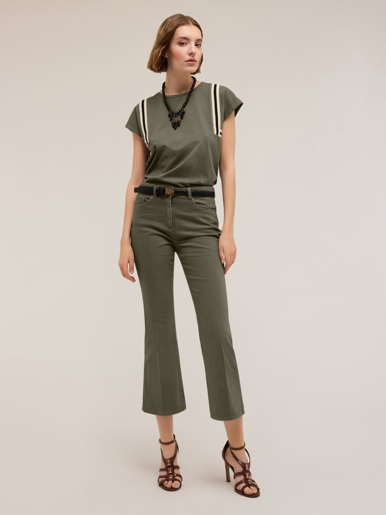 Camiseta con pasamaner&iacute;a de crochet image number 0