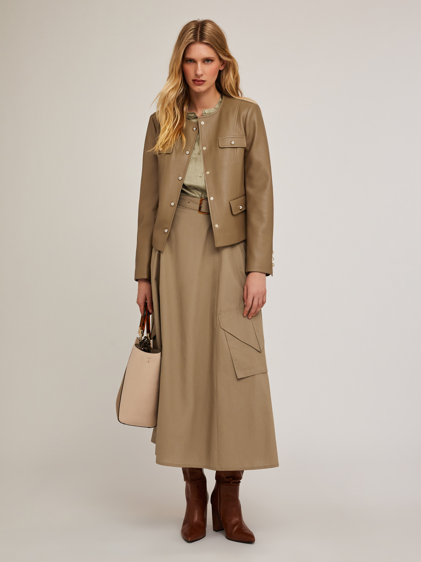 Giacca senza colletto in tessuto spalmato image number 3