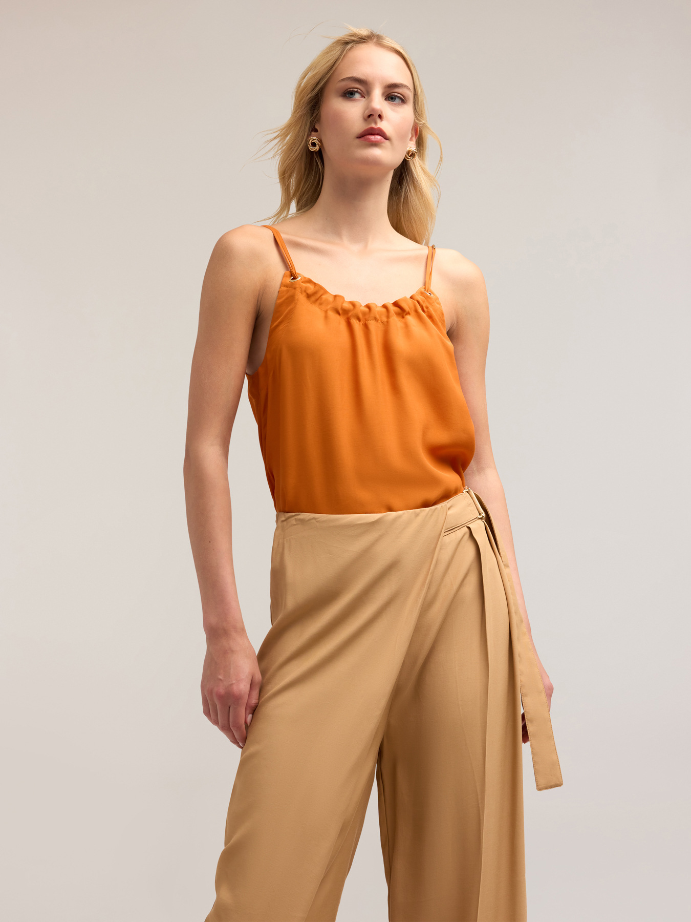 Weich fallendes Top mit &Ouml;sen image number 2