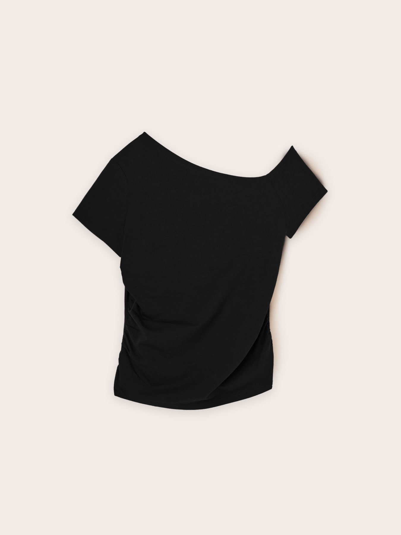 Camiseta con escote asim&eacute;trico image number 4