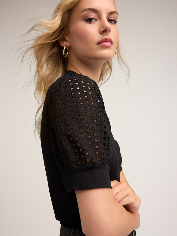 T-shirt with keyhole and broderie anglaise sleeves