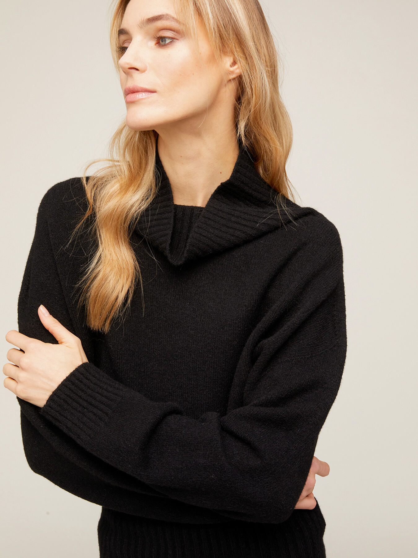 Oversize-Pullover mit Cut-Out hinten image number 2