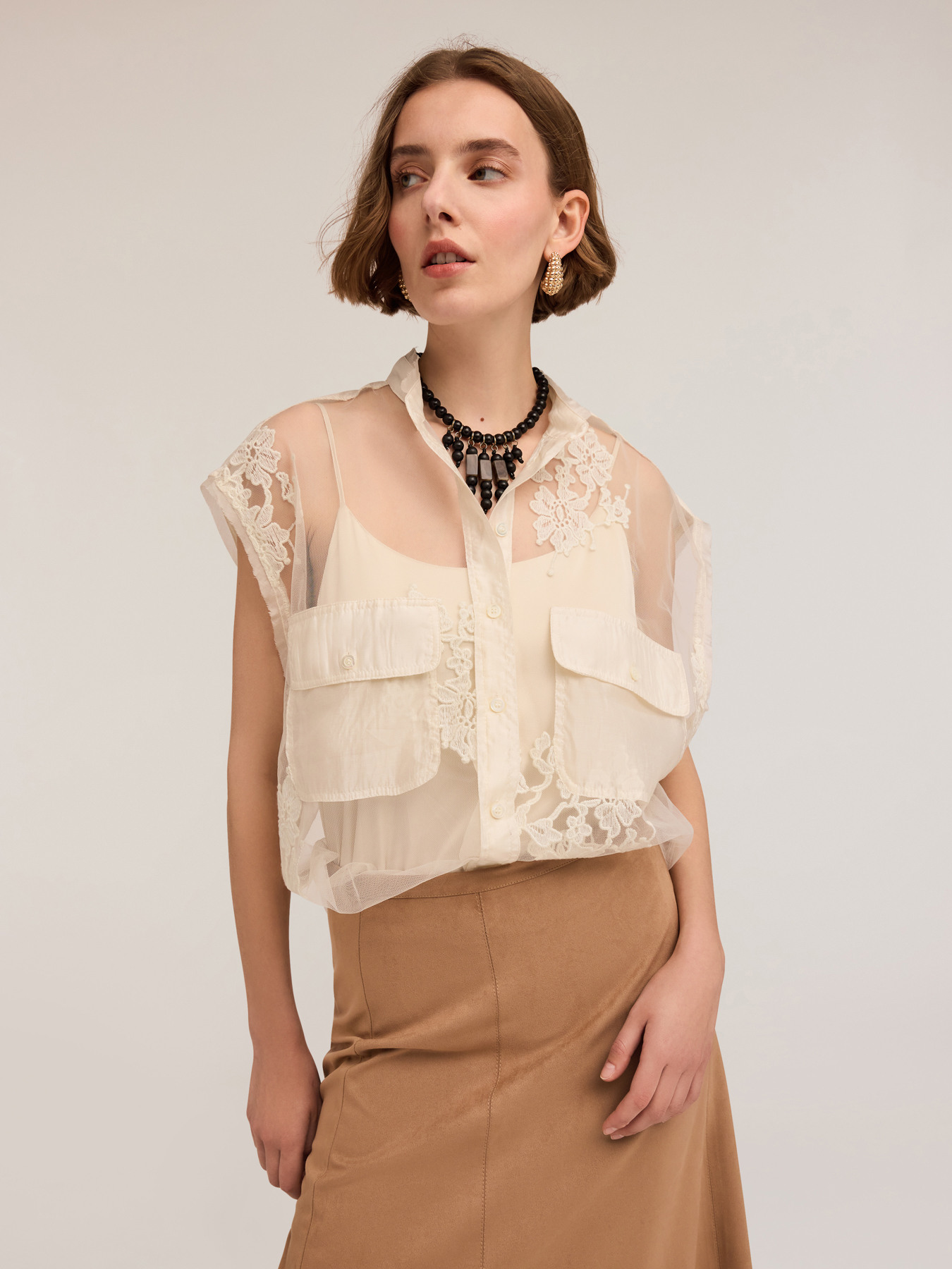 Camisa sin mangas de encaje image number 3