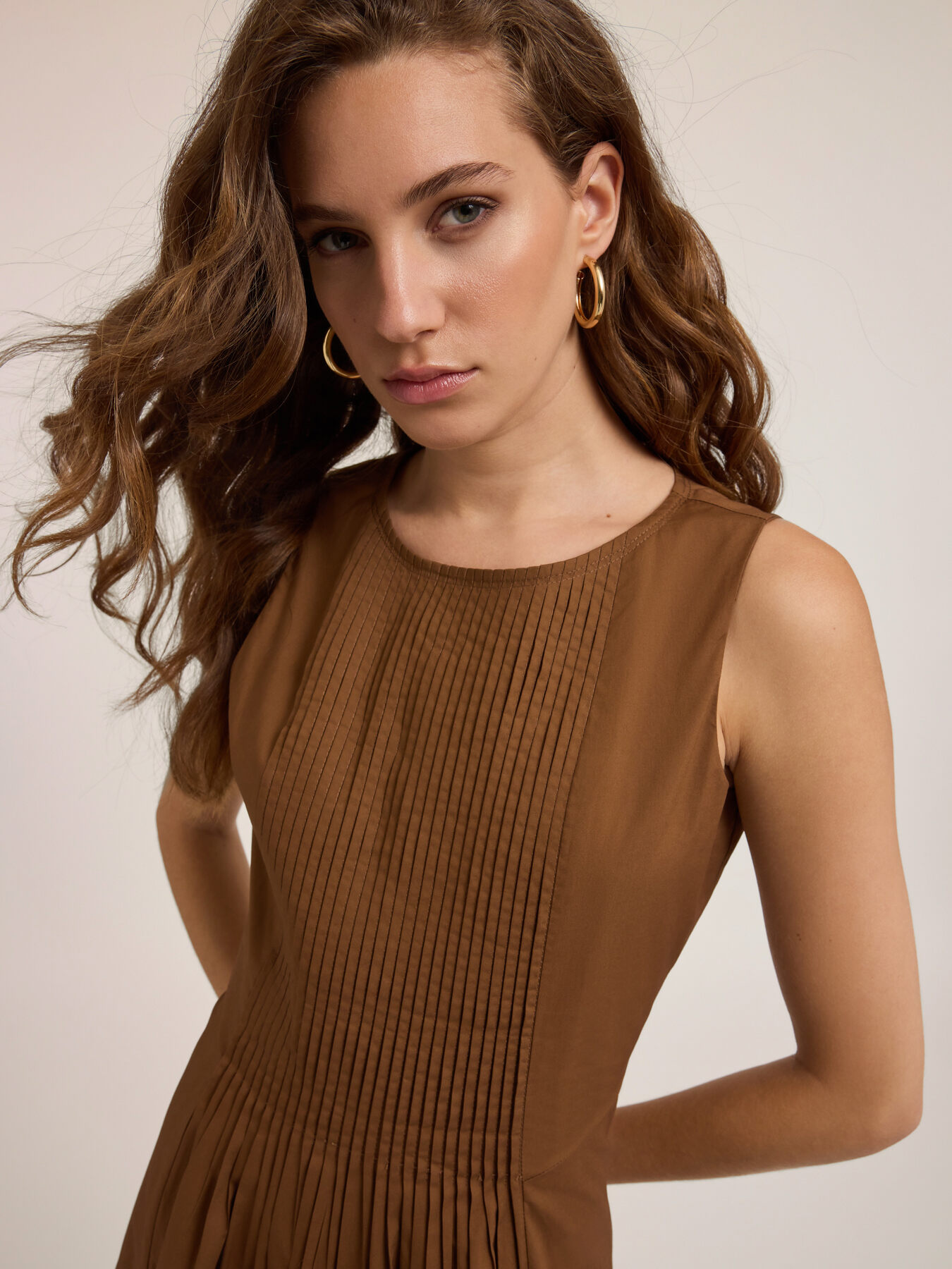 Pleated dress in poplin image number 3