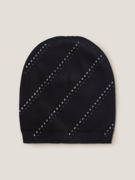 M&uuml;tze mit Mikro-Strass und Nieten