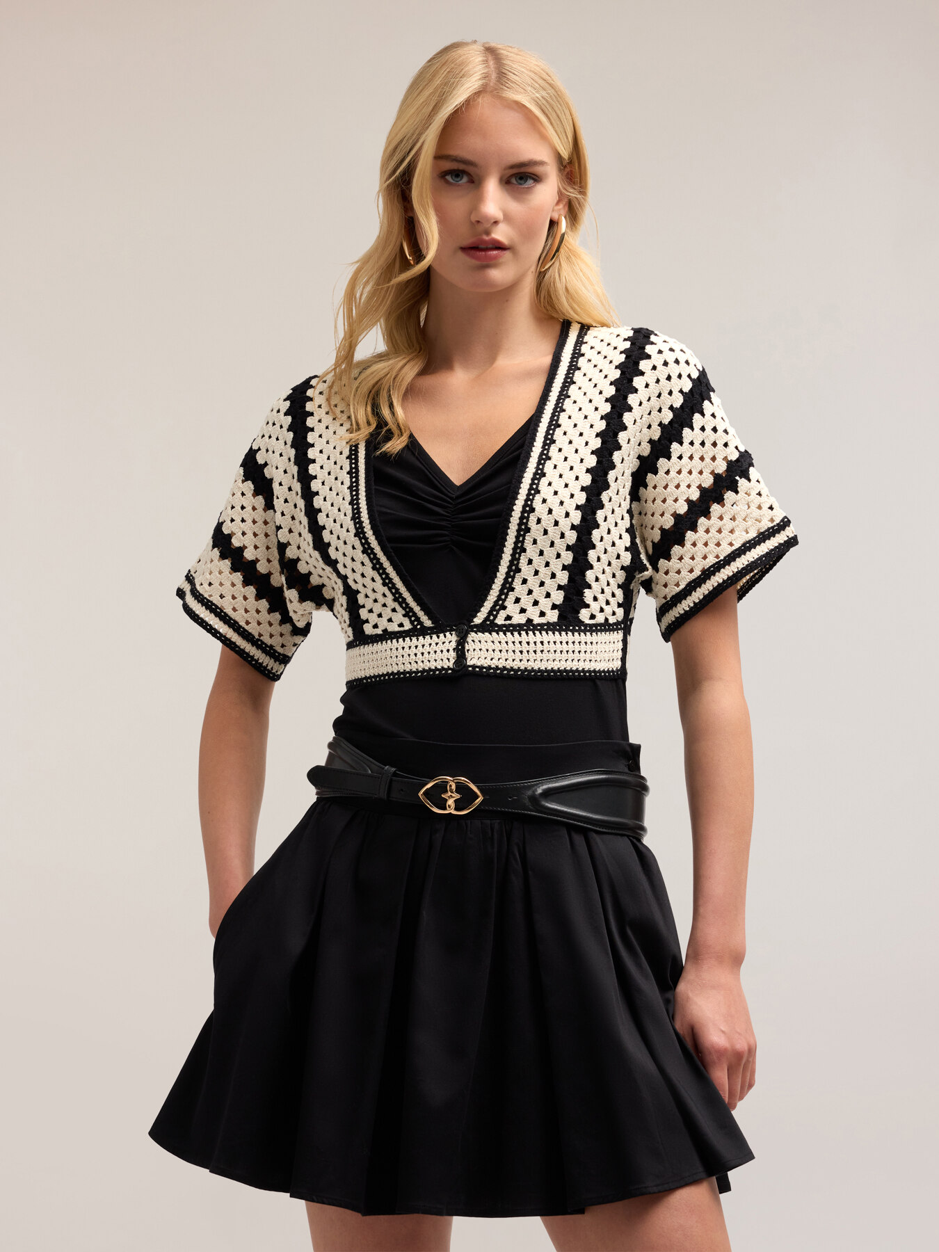 Bolero corto de punto crochet image number 4