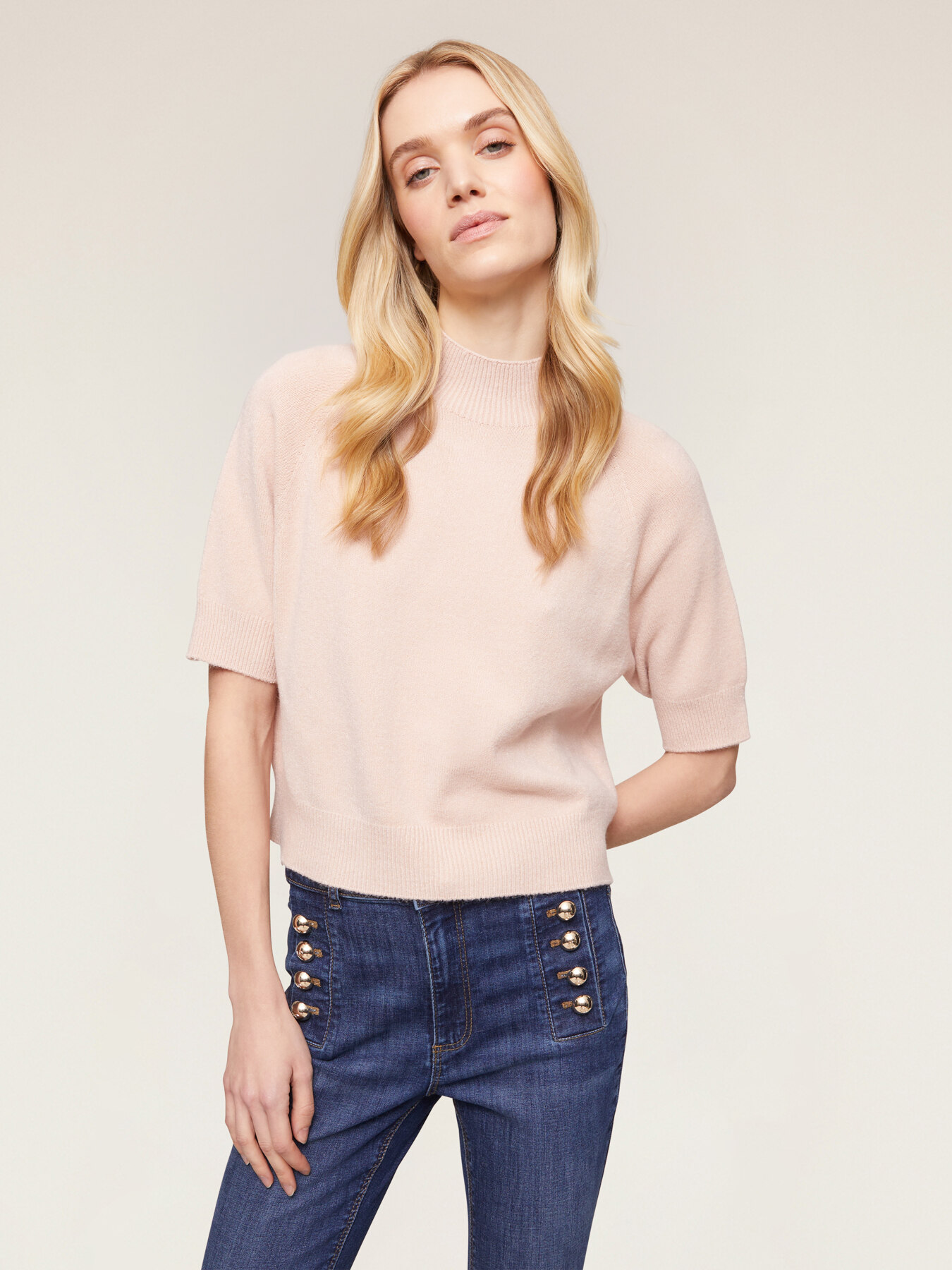 Short-sleeved turtleneck sweater image number 0