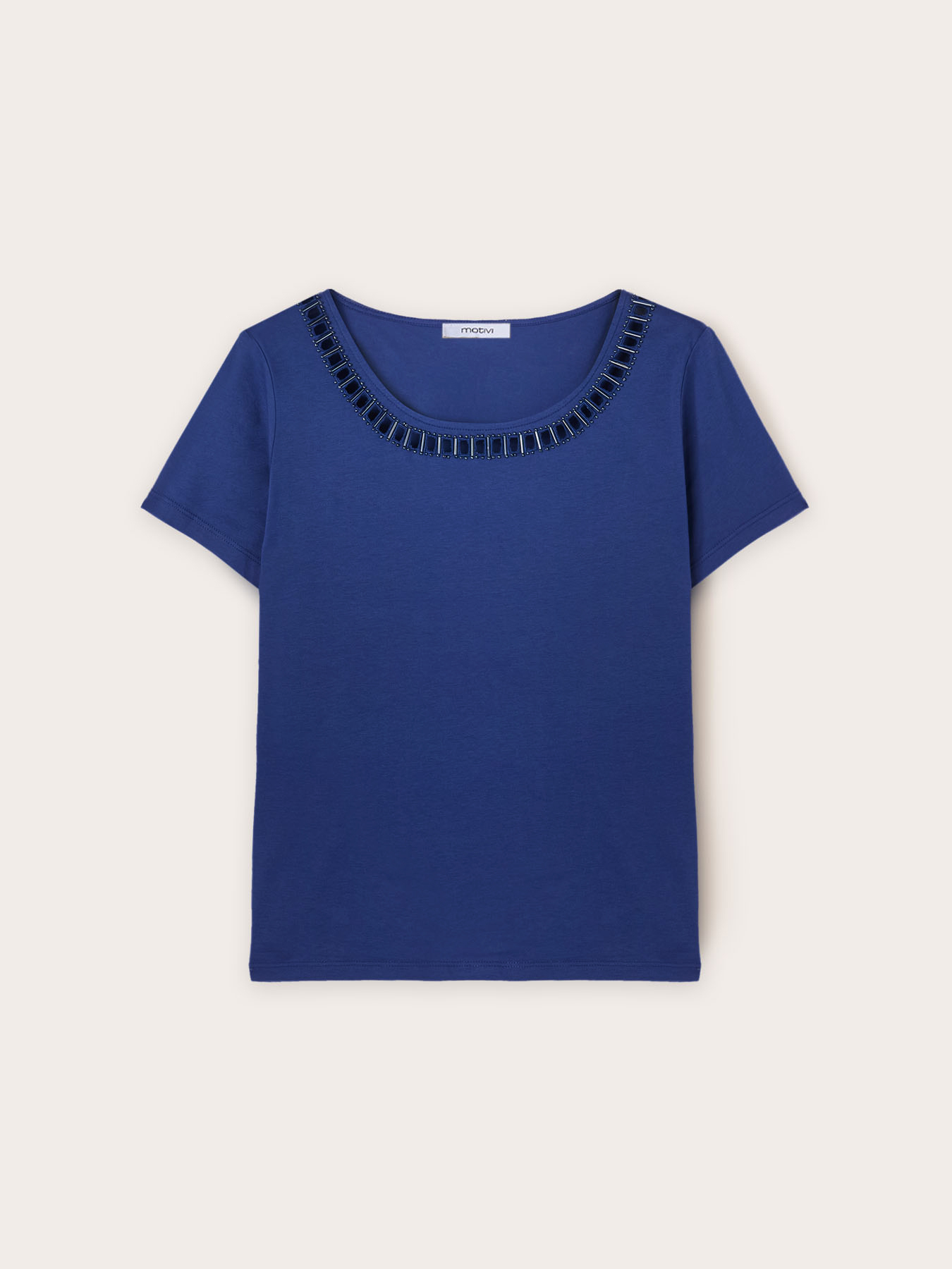 Camiseta con escote bordado image number 4