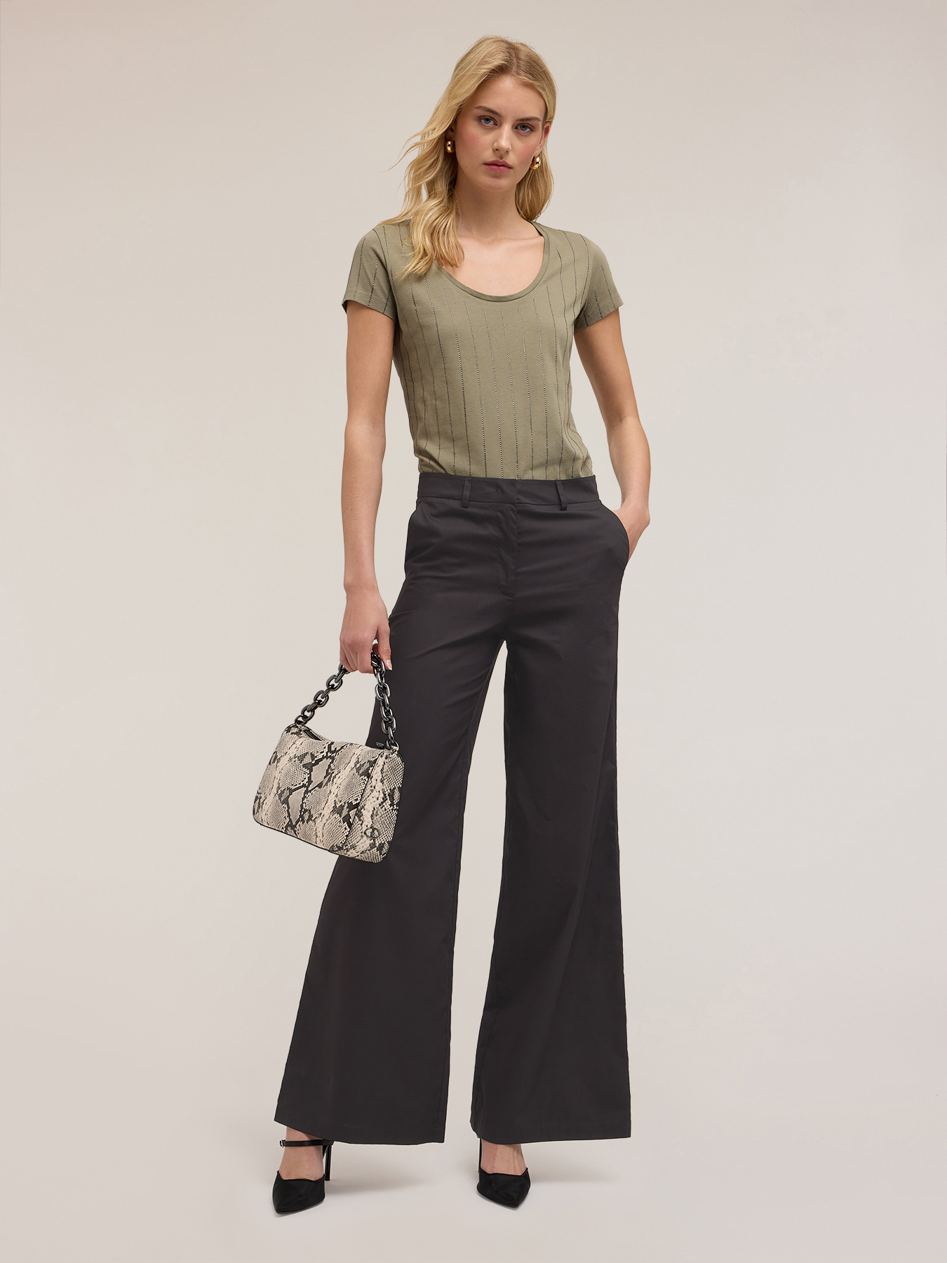 Camiseta de algod&oacute;n con rayas de pedrer&iacute;a image number 0