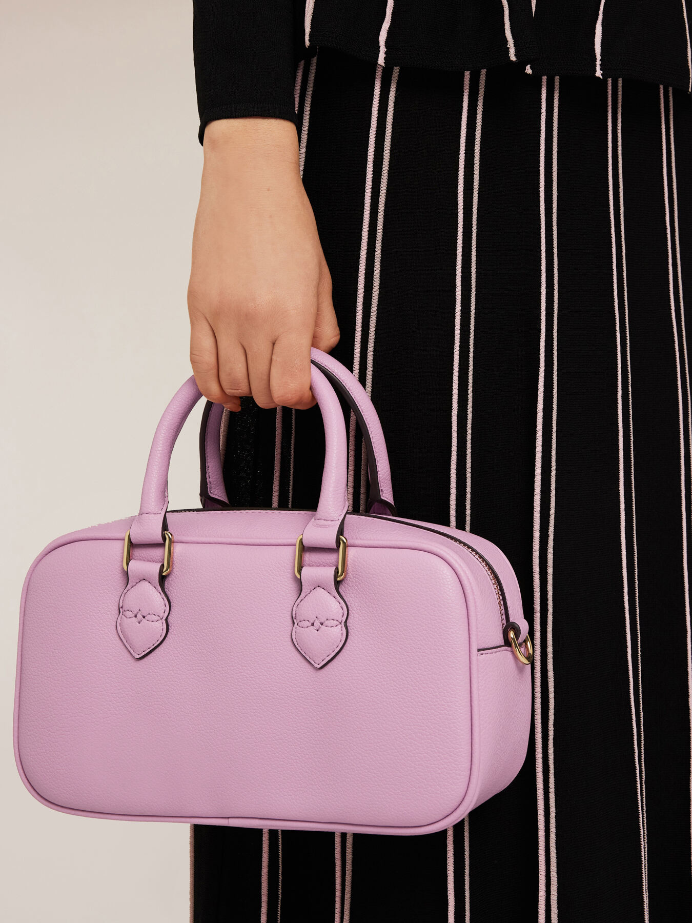 Bolso ba&uacute;l con asas image number 0