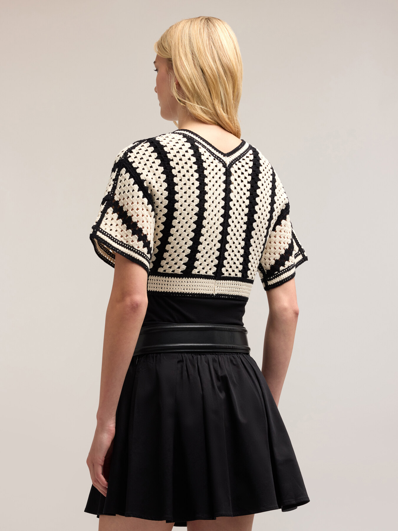 Bolero corto de punto crochet image number 2