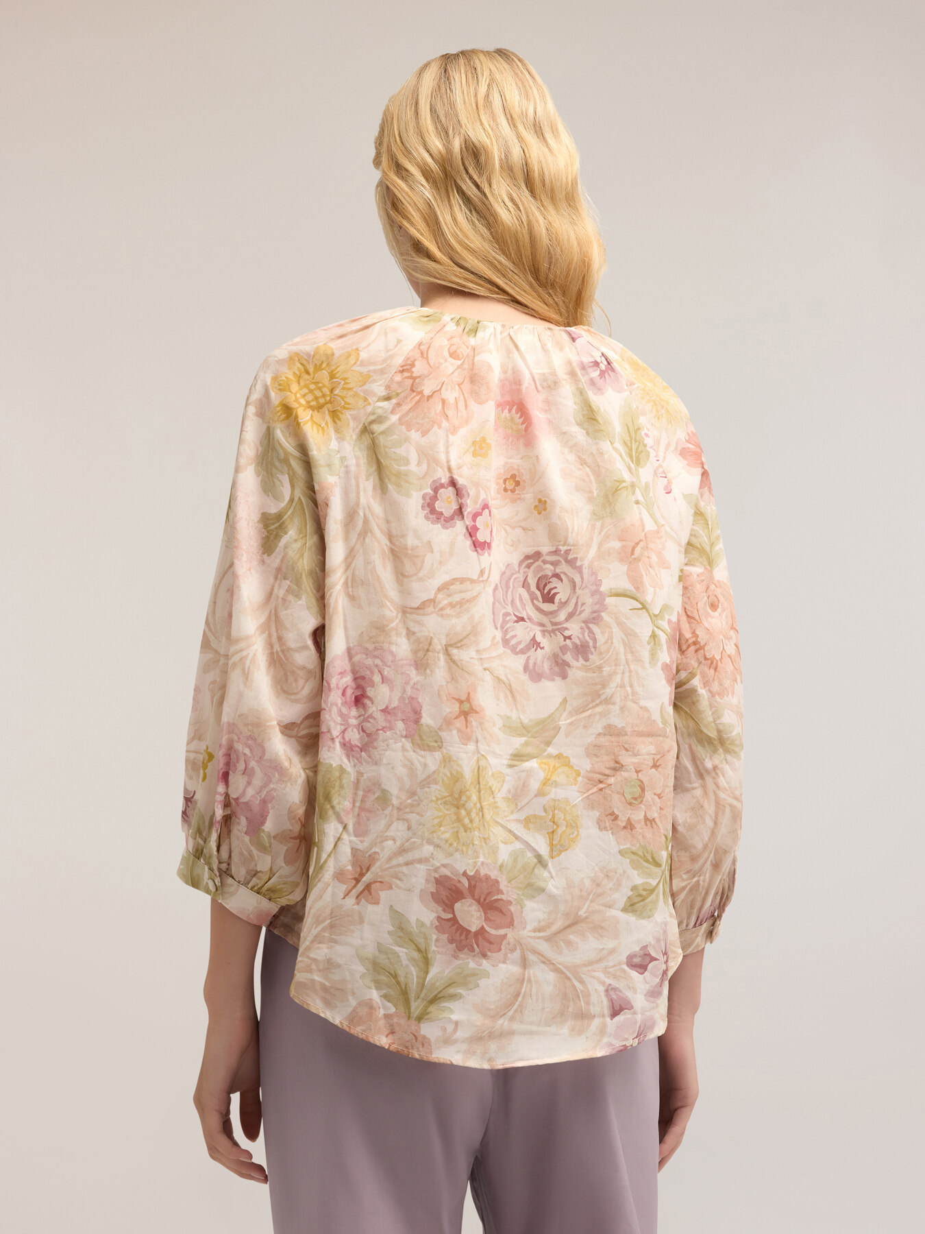 Oversize-Bluse aus Baumwollmusselin mit Blumenmuster image number 1