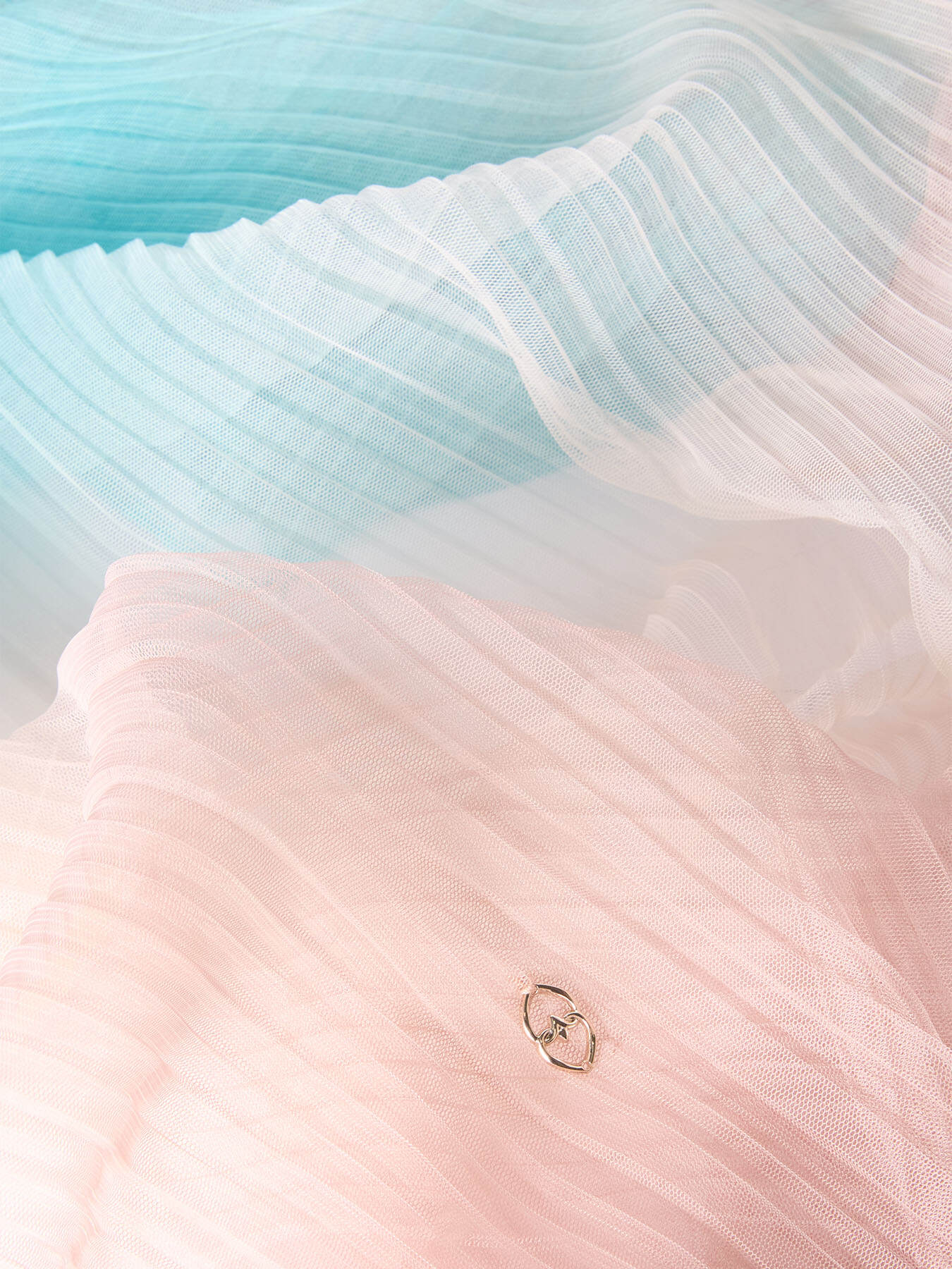 Pa&ntilde;uelo plisado difuminado image number 2