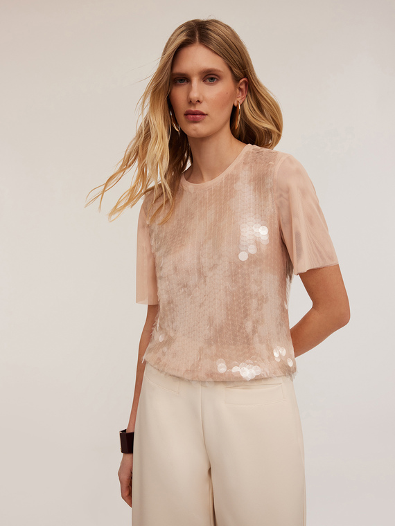 T-shirt in tulle con maxi paillettes
