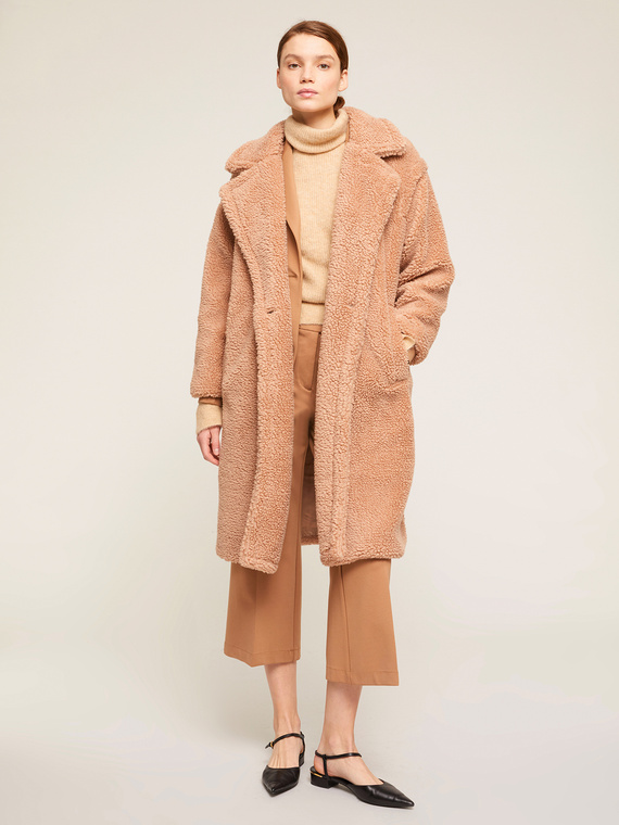 Abrigo de doble botonadura en pa&ntilde;o efecto teddy