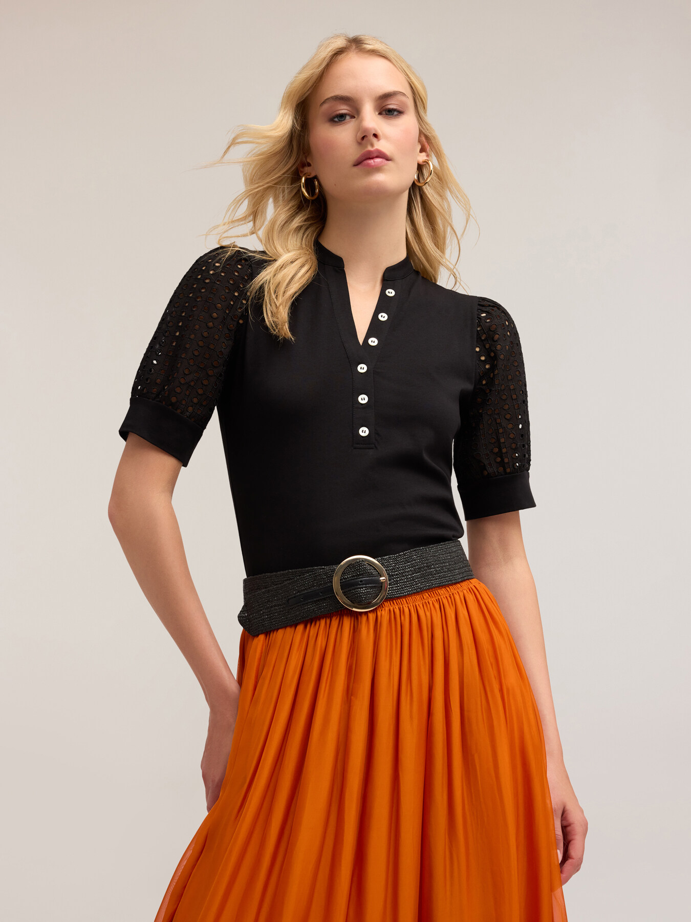 T-shirt with keyhole and broderie anglaise sleeves image number 3