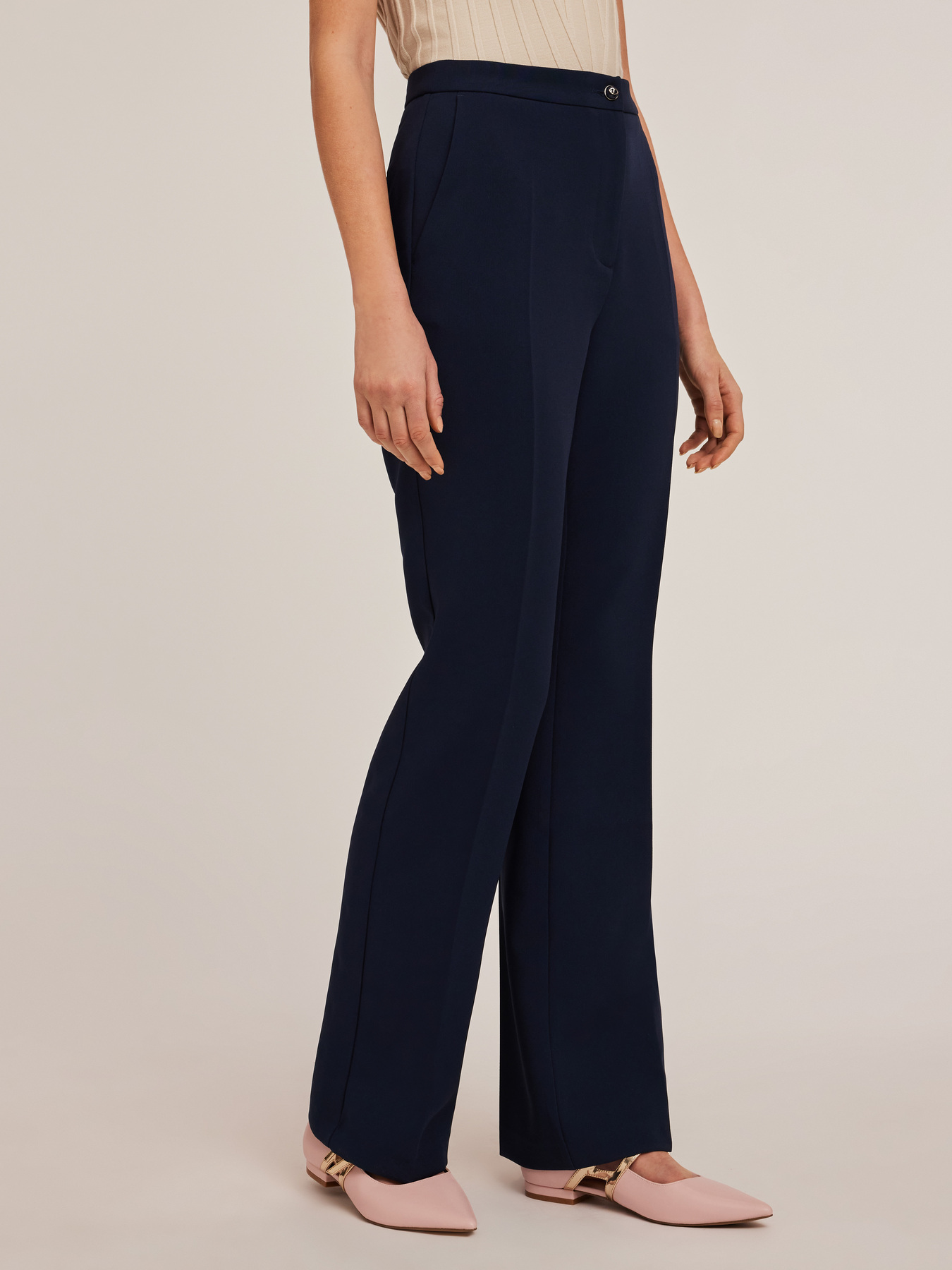 Pantal&oacute;n modelo palazzo con raya planchada image number 2