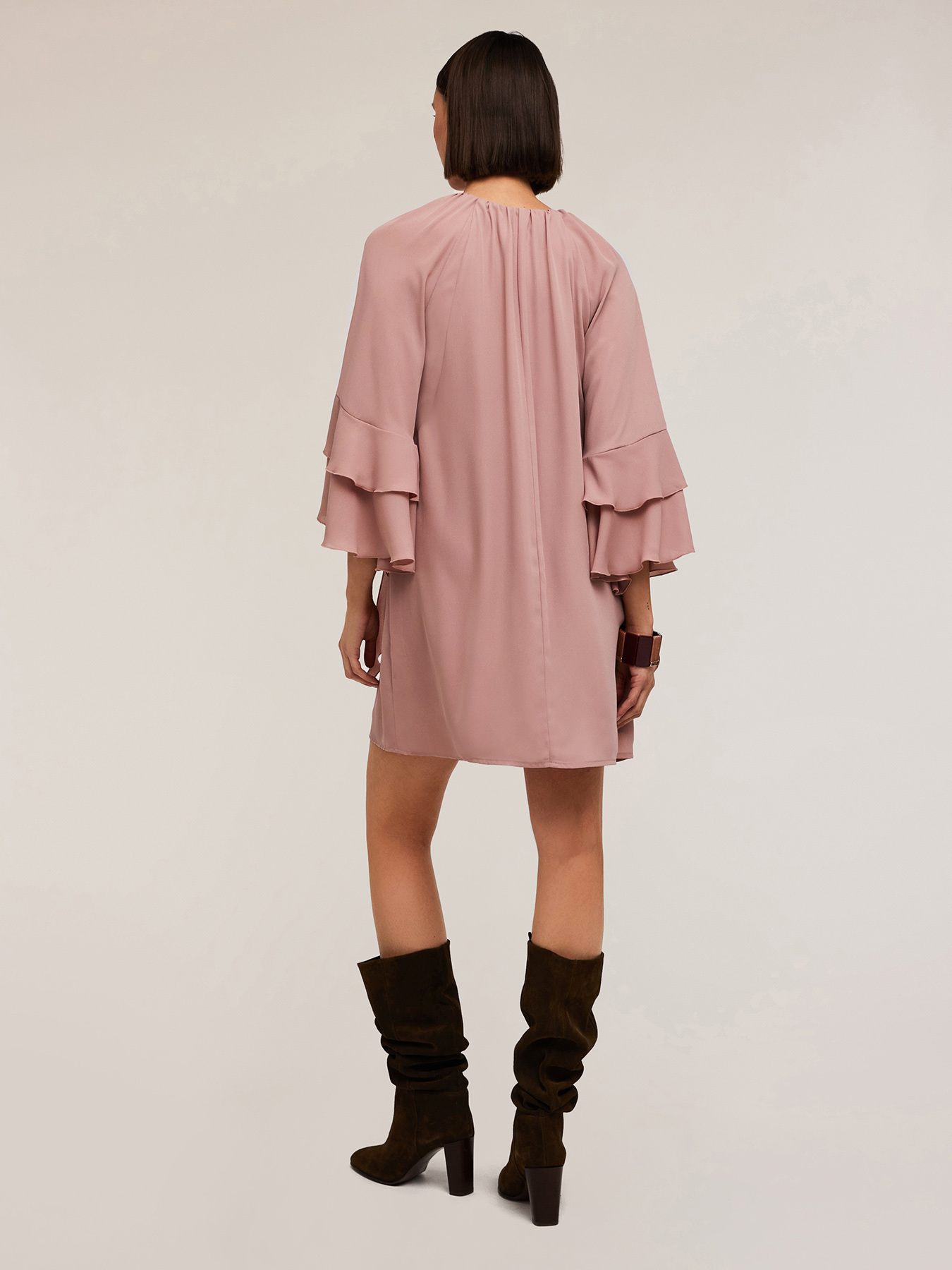 Short dress with ruffles image number 1