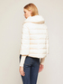 Kurze Lightweight-Daunenjacke mit Strickb&uuml;ndchen image number 1